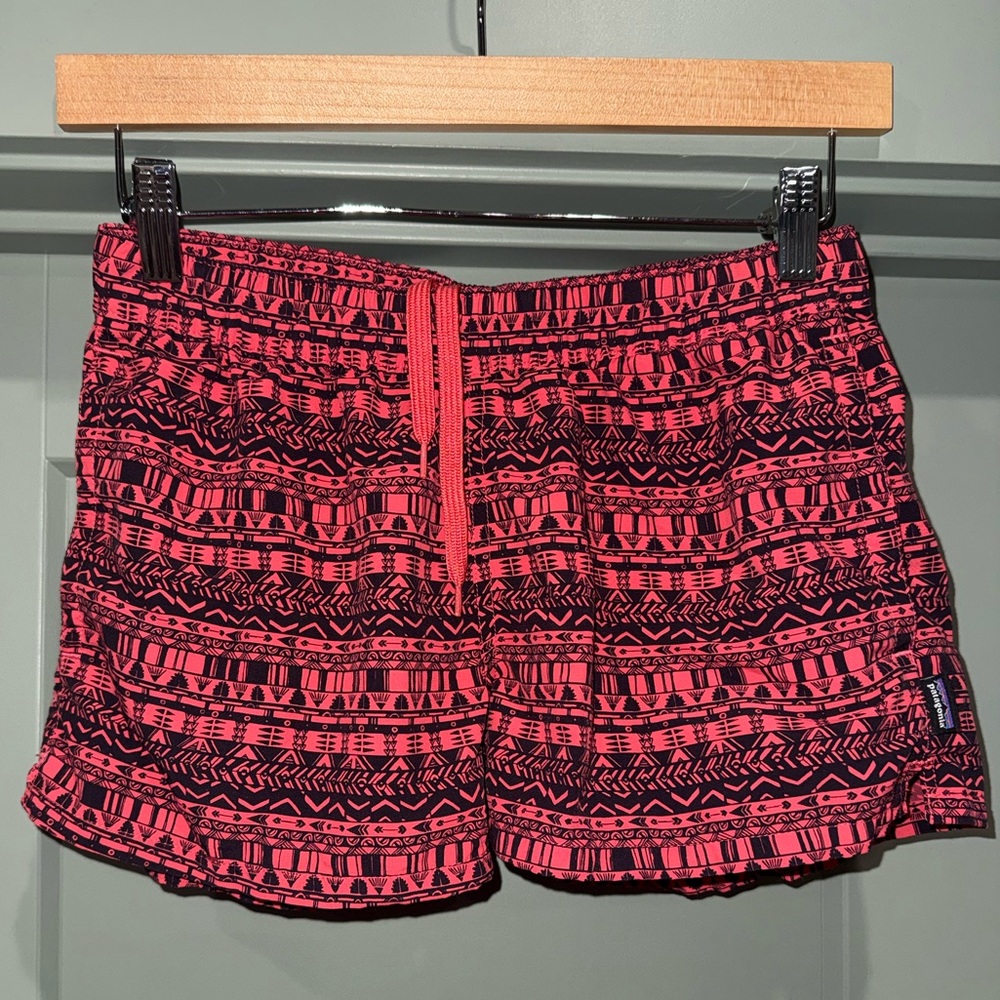 Patagonia Women's Barely Baggies shorts- 2 1/2" inseam- size Small